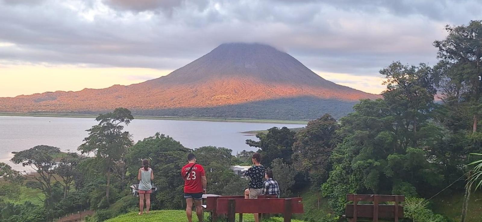 Sunset Inn La Fortuna Eksteriør bilde