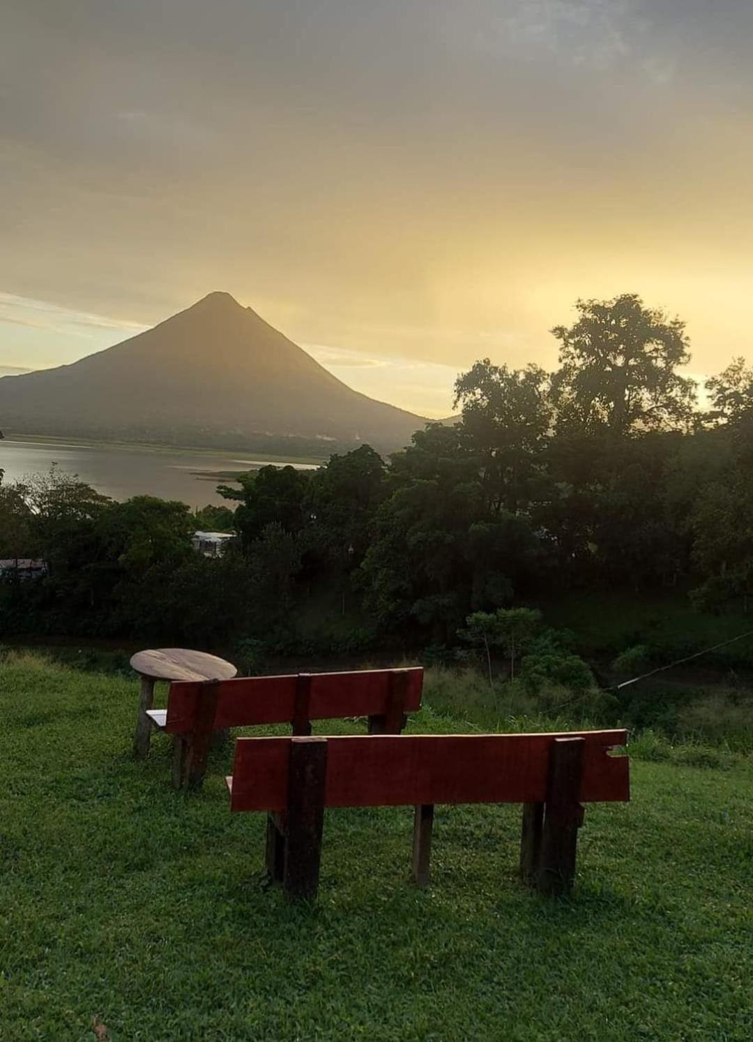 Sunset Inn La Fortuna Eksteriør bilde